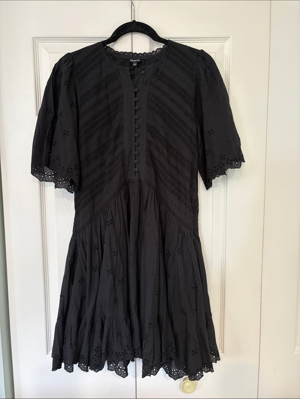 Madewell Eyelet Flutter Sleeve Mini Dress Jet Black Pockets - 4 NWT 100% Cotton - Picture 2 of 10